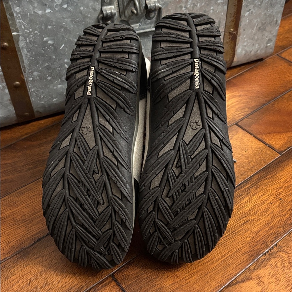 Price drop! Patagonia Stubai Waterproof Chanterelle Boots - Picture 3 of 16